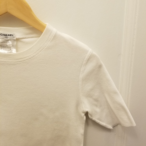 HOSTPICK!!! Chanel Short Sleeve Sweater with CC logo - Picture 4 of 14